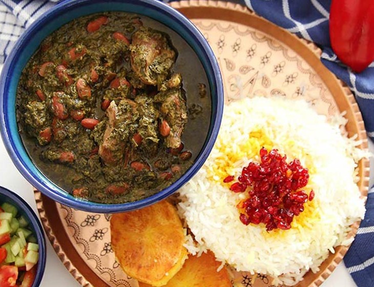 طرز تهیه قورمه سبزی برای 4 نفر