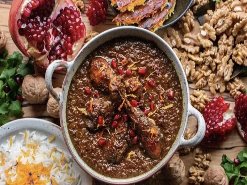 طرز تهیه فسنجان با مرغ برای ۴ نفر