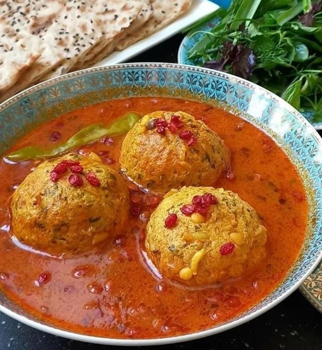 کوفته تبریزی چیست؟ تاریخچه و اصالت یک غذای بی‌نظیر